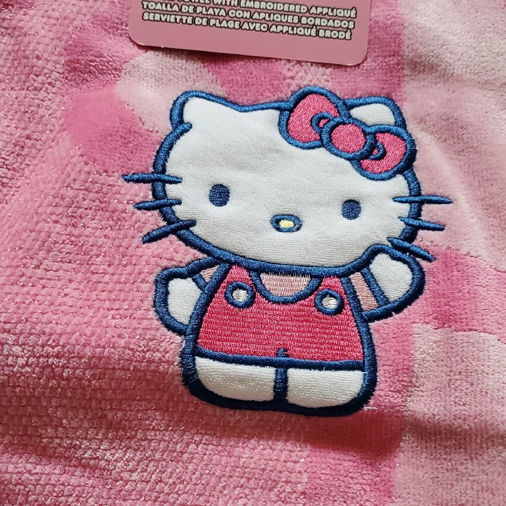 🆕️ Hello Kitty Or Bluey Beach Towel with Embroidered Applique 💓💙